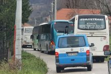 Prvi autobus s migrantima izašao iz kampa Vučjak i krenuo prema Sarajevu