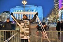 Handke primio Nobelovu nagradu, protest ispred zgrade u Stockholmu