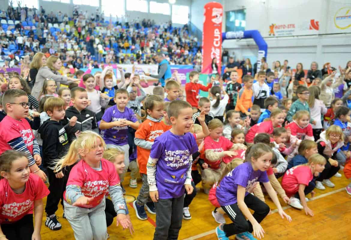 Manifestacijom u Cazinu započelo obilježavanje Dječije nedjelje u FBiH