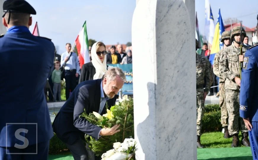 Na Kovačima obilježena 21. godišnjica smrti Alije Izetbegovića￼