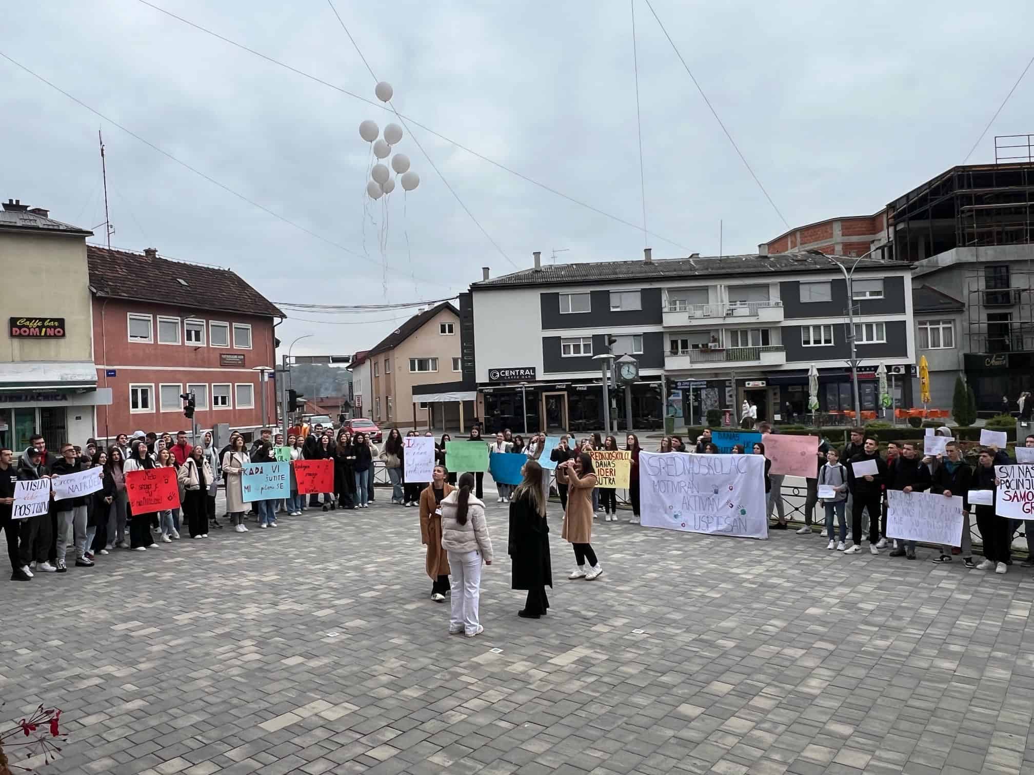 Velikokladuški srednjoškolci obilježili svoj dan uz poruke nade i zajedništva